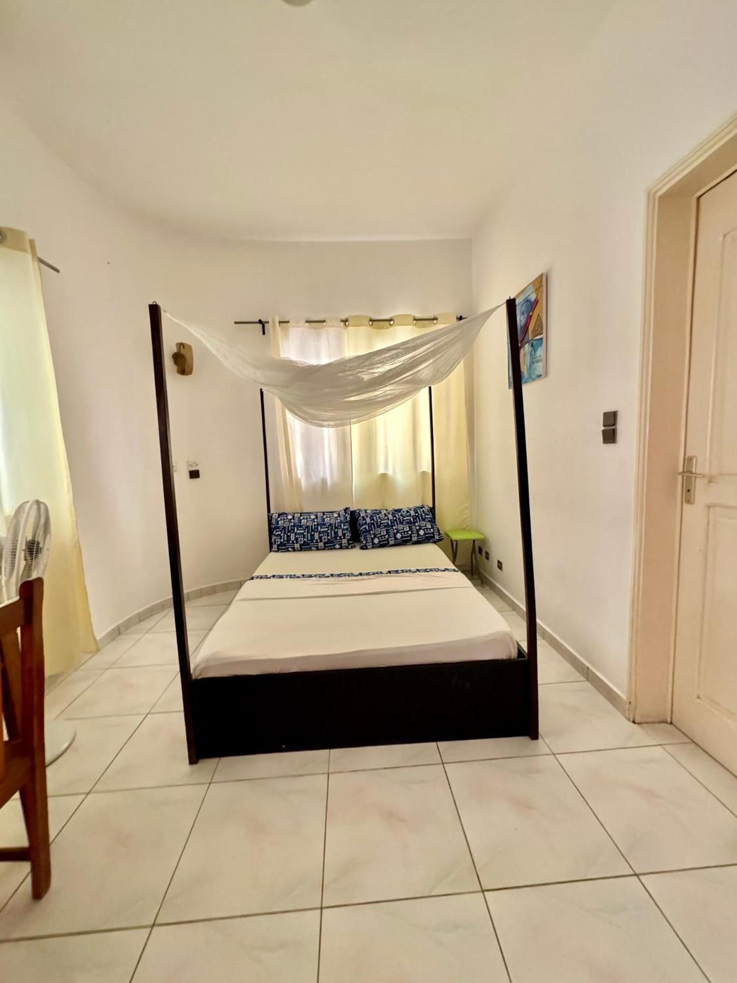 Guesthouse Cocotiers Cotonou Exterior foto